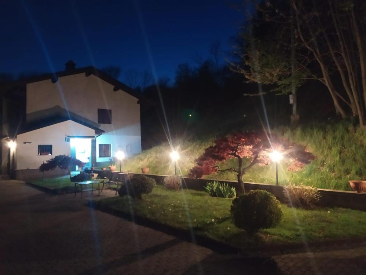 Rueglio Appartamento La Casa Nel Bosco מראה חיצוני תמונה